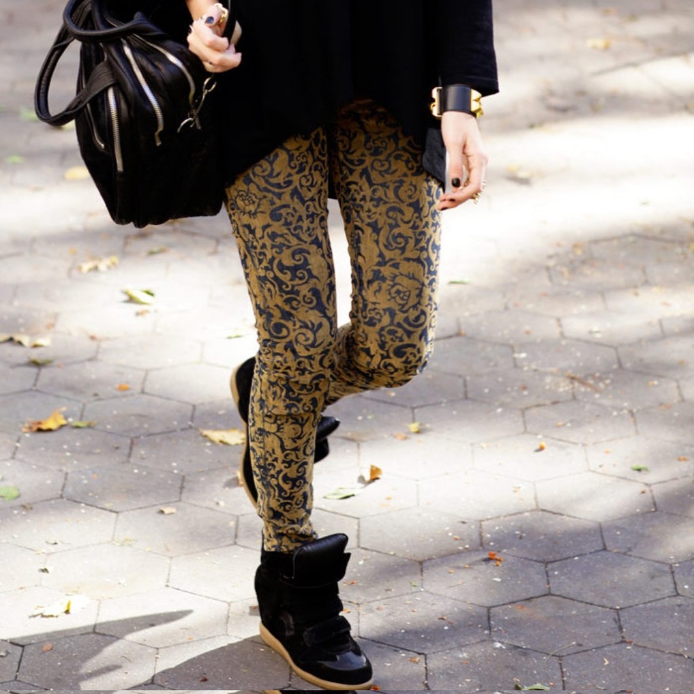 J Brand Velvet Gold Jaquard Baroque Jeans 24 - Picture 2 of 6